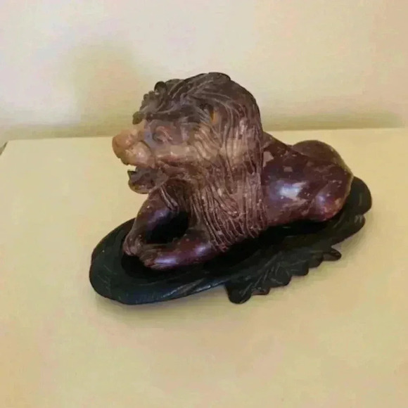 vintage stone hand carved lion sitting figurine 4 inches tall - Picture 5 of 11